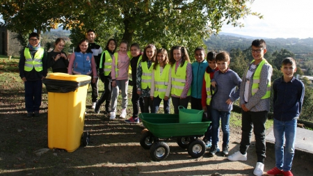 Ecopatrullas de patio no colexio da Bandeira para mestres da reciclaxe